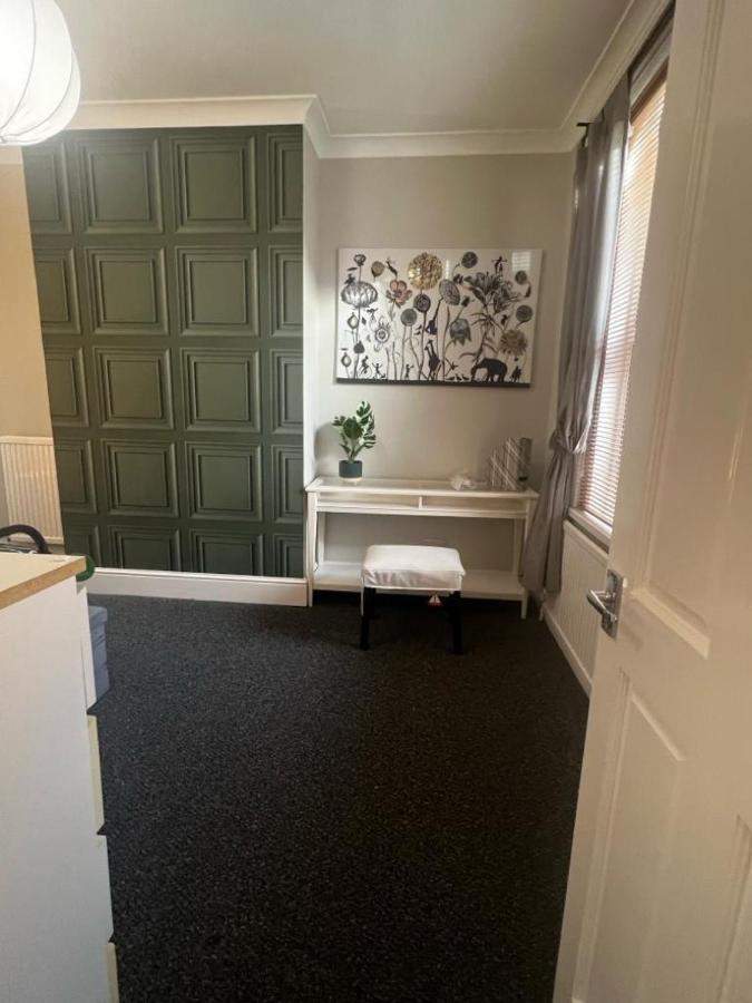 Matipa-Given Apartments Eastleigh Southampton ภายนอก รูปภาพ
